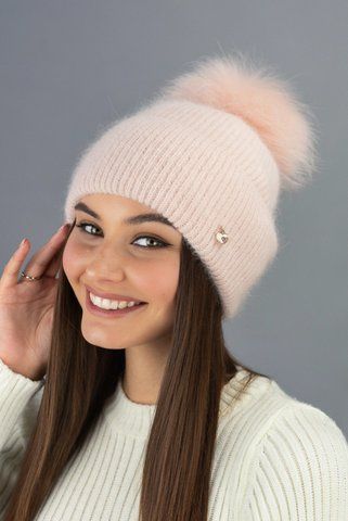 В'язана шапка з закотом і бубоном Пілар 5515 світла пудра 5515 фото