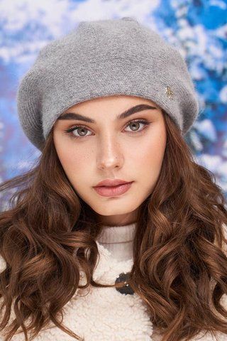 Тёплый зимний берет из пушистой пряжи Эстель серый 4977 2031710104 фото
