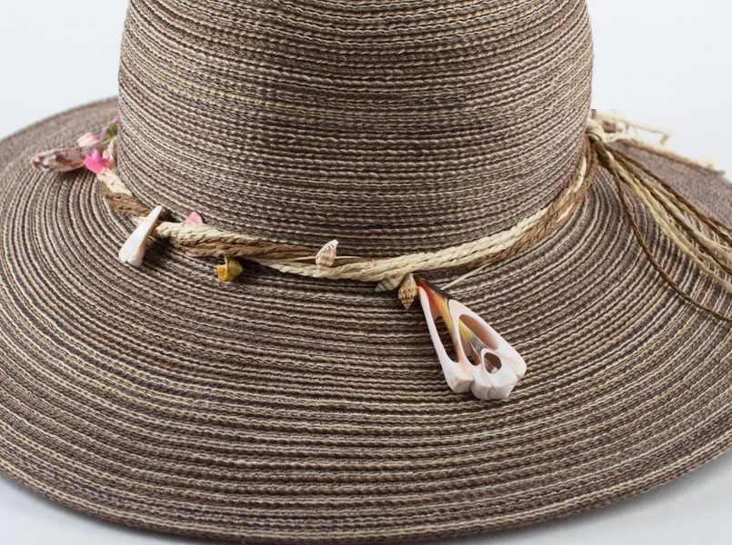 Белая шляпа с оригинальным украшением из ракушек - 180-02 1291657590 фото