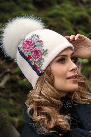 Супермодна шапка з нашивкою "троянди" "Белфорт1" &mdash; 000 білий 908433763 фото