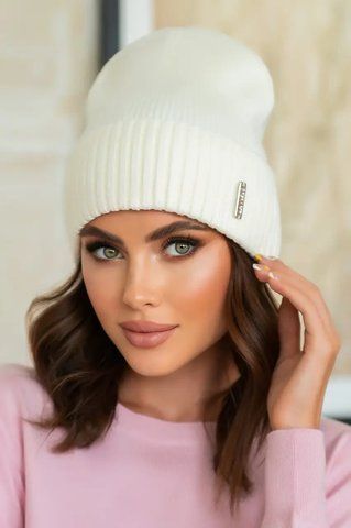Біла в&rsquo;язана шапка з відворотом Берта 386-001 386-001 фото