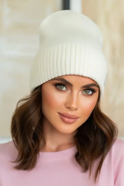 Біла в&rsquo;язана шапка з відворотом Берта 386-001 386-001 фото