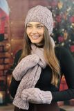 Комплект крупной вязки "Камелия": шапка+шарф+варежки - 4363-16 тёмная пудра 4363-16 фото
