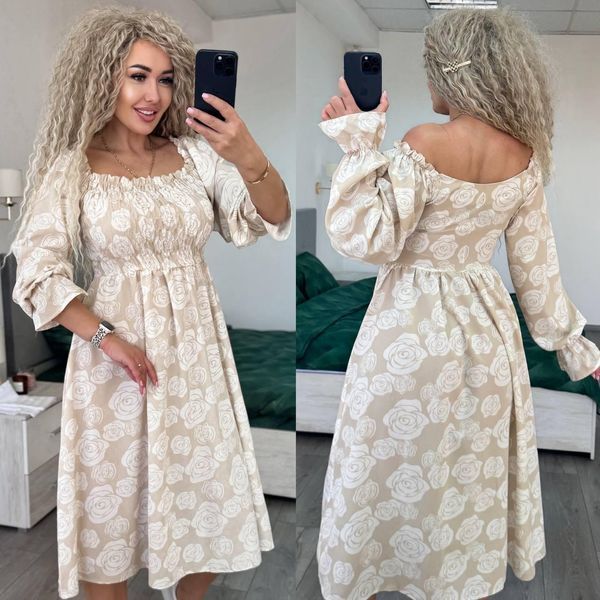 Женское платье миди с рюшем из софта с открытыми плечами 320 фото